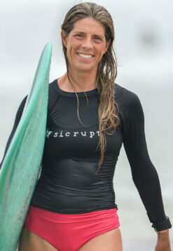 camiseta surf preta feminina manga longa com proteção solar UV80 Sicrupt, lycra feminina